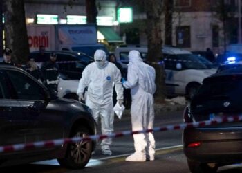 Shkëmbim zjarri në Milano, vdes pas një jave në spital 30-vjeçari kinez që sulmoi policinë.