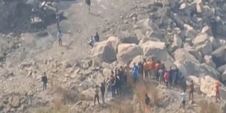 Shpërthim në minierë të paligjshme në Indi, të paktën 18 minatorë humbin jetën.