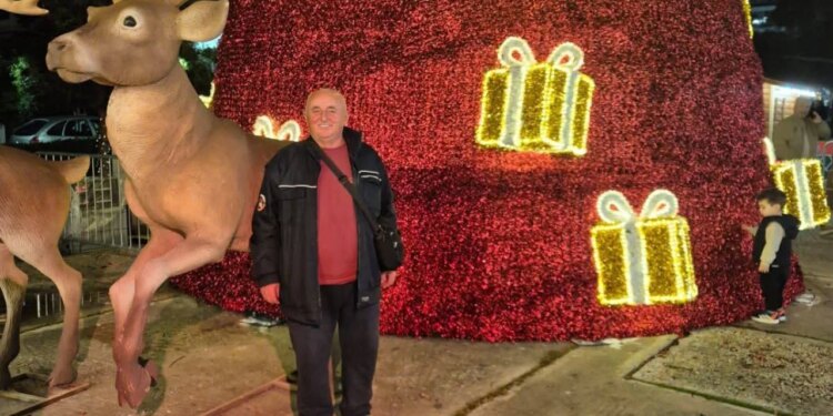 Shqiptari në Greqi shpallet në kërkim për abuzim seksual ndaj një vajze me aftësi ndryshe.