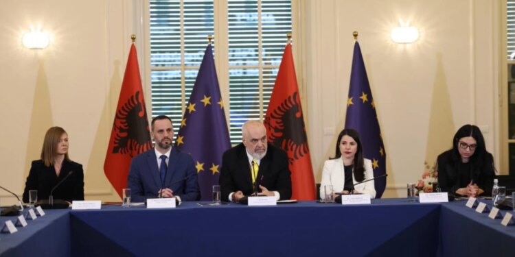 "Shumica në paraburgim për abuzim me detyrën" / Rama ironizon gjyqtarët dhe prokurorët: Po na surprizoni.