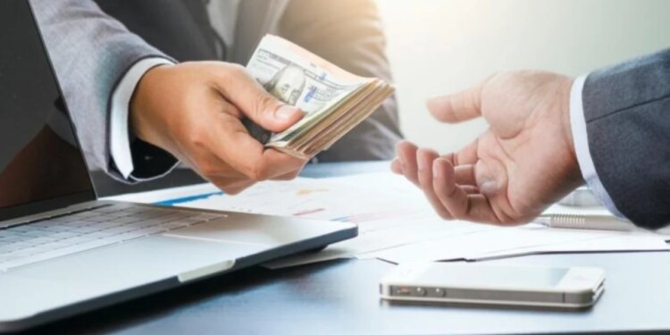 Sipërmarrjet rriten pa huazime, Tirana në krye të regjistrimeve të reja. Më shumë biznese, por huat bankare janë në rënie.