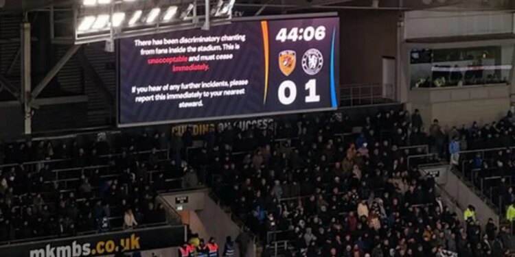 Skandal në FA Cup: Tifozë të arrestuar për thirrje homofobe gjatë ndeshjes së Chelsea-t.