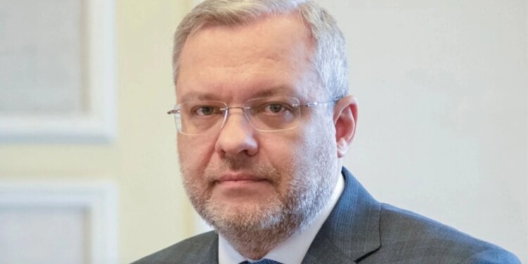 Skandal tjetër korrupsioni në Ukrainë: 100 milion dollarë të zhdukur, ish-ministri i Energjetikës kapet në tentativë arratisjeje.