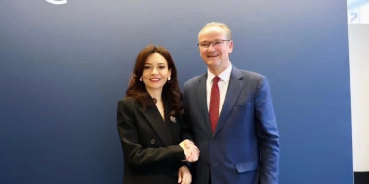 Spiropali takon Ministrin Krichbaum: Rëndësia e procesit të zgjerimit dhe investimeve strategjike të BE-së.