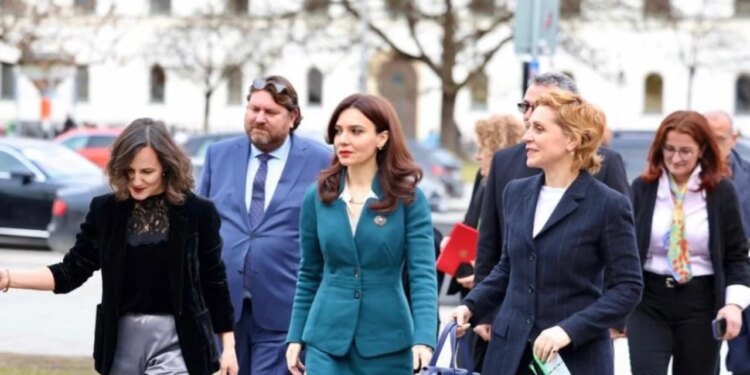 Spiropali viziton Katedrën e Albanologjisë të themeluar nga Martin Camaj: Një lidhje e fortë midis Shqipërisë dhe Europës përmes dijes, kulturës e diplomacisë.