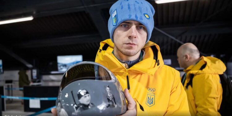 Sportistët rusë paraqiten me flamurin dhe himnin e tyre në Lojërat Paralimpike; Heraskevych: Një skandal, Ukraina bojkoton ceremoninë e hapjes.
