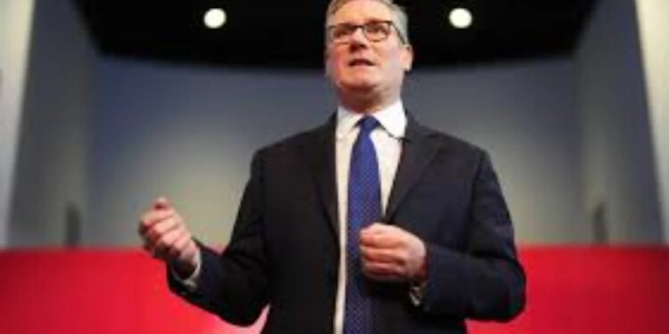 Starmerit i kërkohet të japë dorëheqjen pas skandalit "Epstein", sulmet fillojnë edhe nga brenda partisë për përfshirjen e disa zyrtarëve.