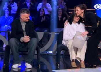 Të gjithë me lot në Fan Club: Mamaja e Stenaldos emocionon me historinë e saj, thotë se është bërë e fortë falë tij.