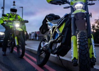 Të rinjtë të përfshirë në bandat kriminale në Londër, vjedhin telefona dhe i shesin përmes Snapchat-it.