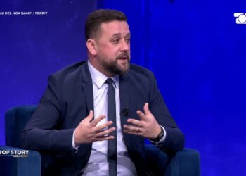 “Terrori brenda kampit”/ Gazetari zbardh identitetin e shqiptares që vë pengesa në riatdhesimet nga Siria në “Top Story”