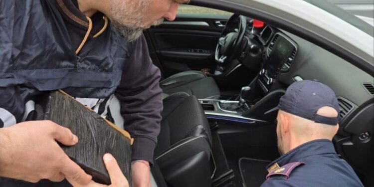 Tetë pako kokainë: Si u zbulua shqiptari në Itali dhe ku i kishte fshehur ato…