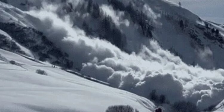 Tragjedia në Alpet franceze: tre skiatorë vdesin pas një orteku të fuqishëm.