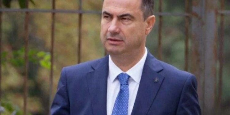 Trazira gjatë protestës së opozitës, nënkryetari i PD-së Luçiano Boçi dëmtohet dhe transfert në spital.