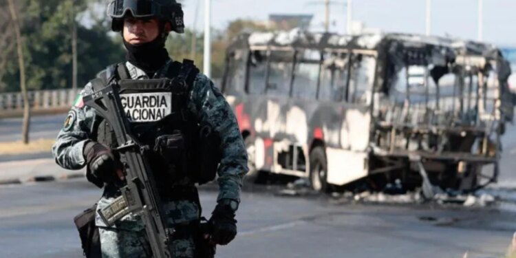 Trazira pas vdekjes së liderit të drogës ‘El Mencho’, 25 anëtarë të Gardës Kombëtare të Meksikës humbin jetën.