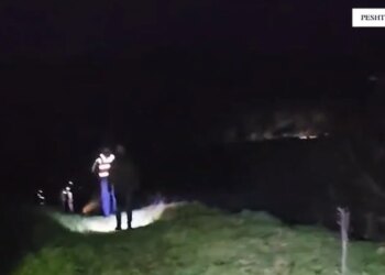 U rrëzua dhe dyshohet se e ka marrë lumi Vjosë, kërkimet për trupin e 65-vjeçarit vazhdojnë.