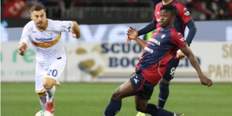 VIDEO/ Ylber Ramadani shënon gol, Lecce triumfon në ndeshje kyçe për mbijetesë ndaj Cagliarit