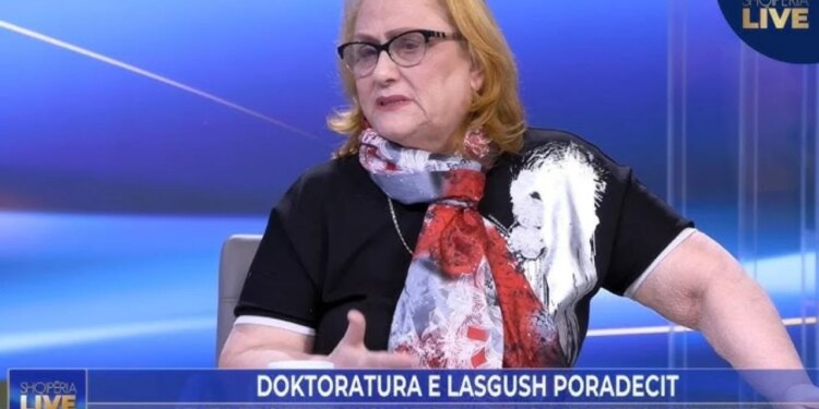 Vajza e Lasgush Poradecit shprehet me emocione: Hajdutët na vodhën dhe prej 35 vitesh e trajtojnë me padrejtësi figurën e babait tim.