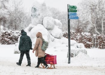 Vazhdon moti i lig në Gjermani, aeroporti i Berlinit mbyllet për shkak të akullit.