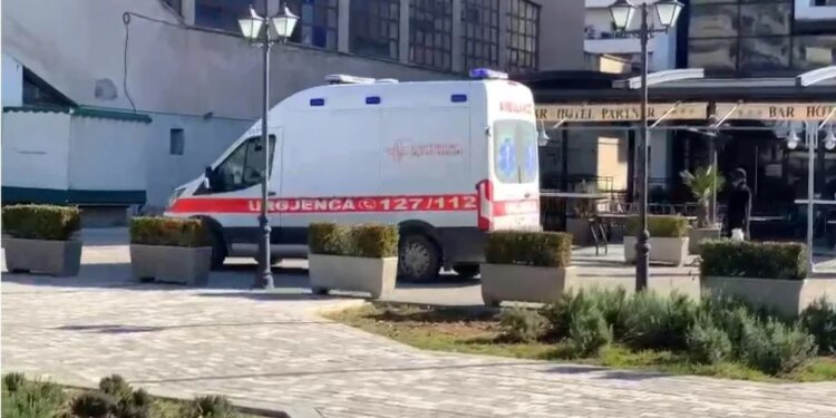 Vdes 4-vjeçari në Vlorë, dyshohet për reaksion alergjik nga mjalti
