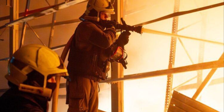 Video/ Një viktimë e paktën nga sulmi me dron në jug të Ukrainës