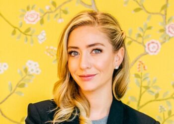 Whitney Wolfe Herd: Nga bashkëthemeluese e Tinder-it në miliarderen më të re self-made në histori.