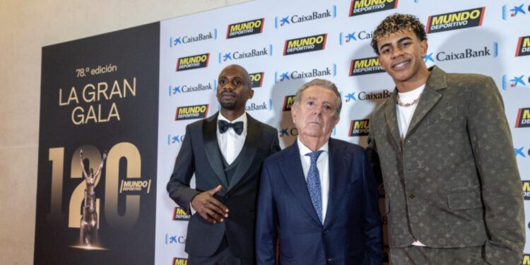 Yamal tregon besnikëri ndaj Barcelonës: "Shpresoj të qëndroj këtu përjetë, në klubin më të mirë në botë"