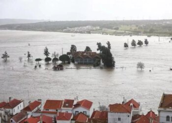 Zgjedhje në kushte të vështira, Portugalia zgjat presidentin e ri përballë përmbytjeve dhe stuhive fatale