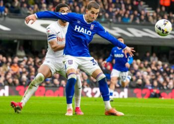 Fitorja e qartë ndaj Ipswich, Anis Mehmeti siguron ngjitjen në Premier League për sezonin e ri.