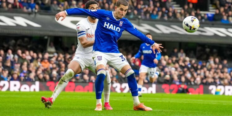 Fitorja e qartë ndaj Ipswich, Anis Mehmeti siguron ngjitjen në Premier League për sezonin e ri.