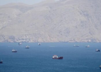SHBA rikujton kompanitë detare për rreziqet në Ngushticën e Hormuzit: Pagesat ndaj Iranit do të sjellin sanksione.