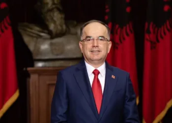 Begaj apelon për angazhimin e forcave politike për sigurimin e stabilitetit institucional në Kosovë.