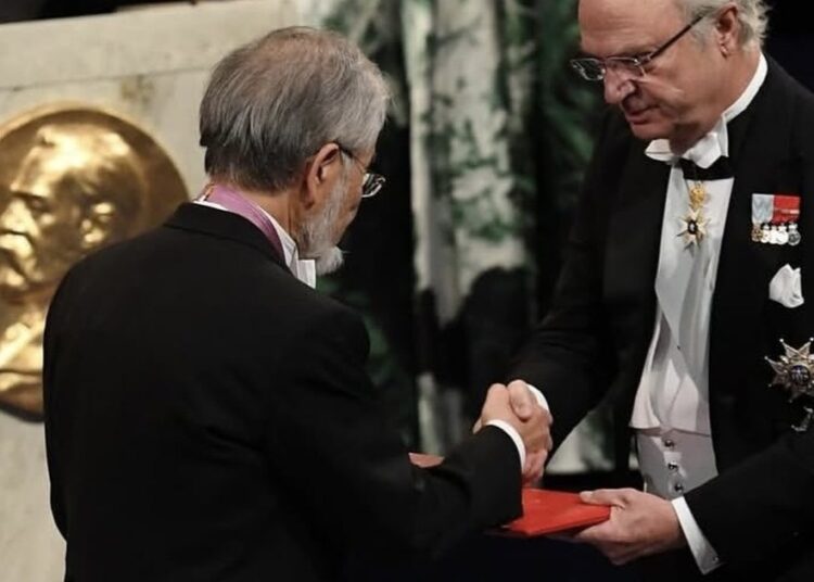 Shkencëtari që zbuloi rëndësinë e autofagjisë jep medaljen Nobel për të frymëzuar brezin e ri të studiuesve.