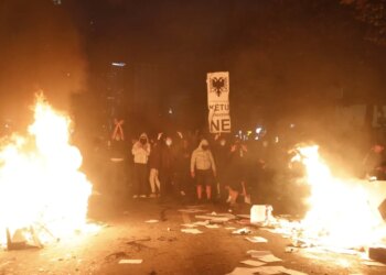 Protesta studentore në Tiranë, Ministria e Shëndetësisë informon për situatën e të plagosurve: 6 persona të lënduar në gjendje stabile